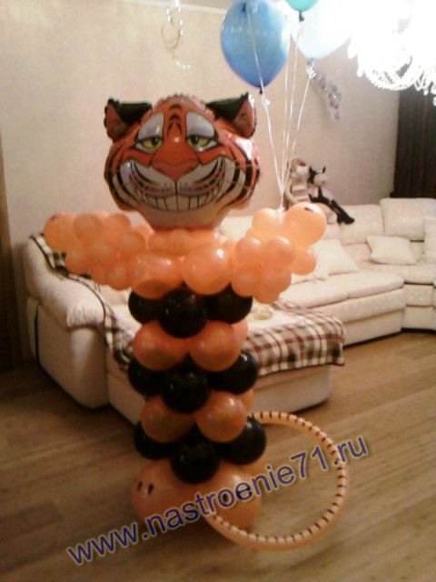Тигр из воздушных шаров